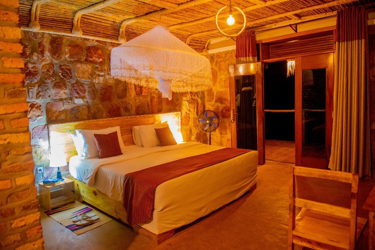 Akagera Transit Lodge Екстер'єр фото