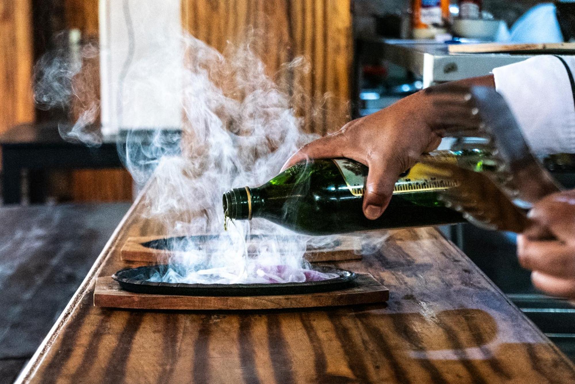 Akagera Transit Lodge Екстер'єр фото